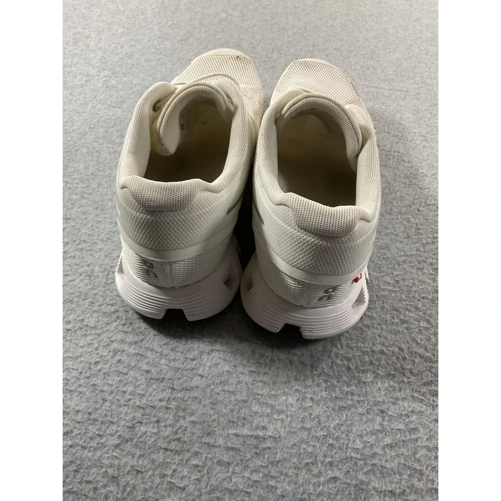 On Cloud 5 Womens Running Shoes White Size 8.5 59.98373 Low Top Sneakers
